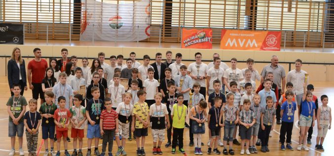 Évzárót tartottak a sportiskola jégkorongozói