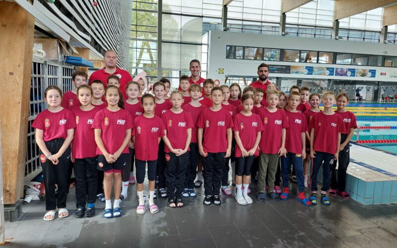 A sportiskola úszói 34 érmet nyertek a VI. Őszi Kupa úszóversenyen