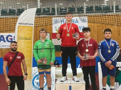 Két diákolimpiai bajnoki címmel és egy bronzéremmel koronázták meg az évet a Sportiskola diák birkózói